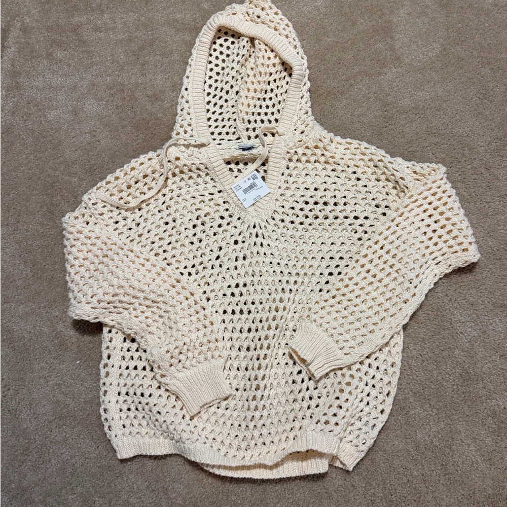 American Eagle Outfitters Cream V-Neck Sweater